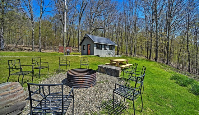 Fire Pit + Gas Grill: Secluded Studio in Milford!