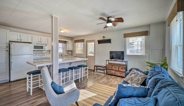 Fire Pit & Grill: Lakeview Mecosta Cottage!