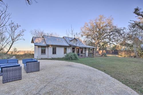 Fire Pit & Hill Country Views! Castroville Cottage
