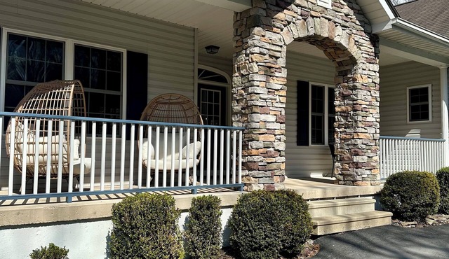 Fire Pit, Hot Tub & Game Room Getaway In Pocono mountain