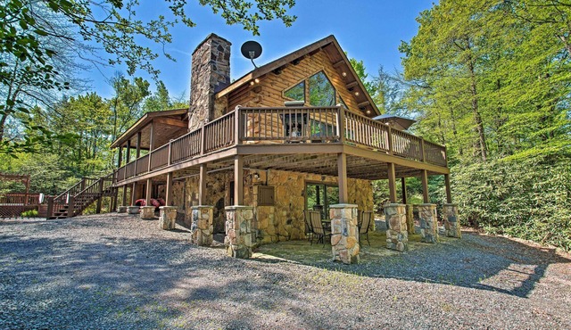 Fire Pit & Hot Tub: Poconos Family Cabin!