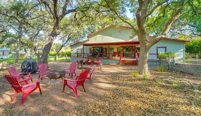 Fire Pit, Peaceful Porch! Family Cabin By Old Town