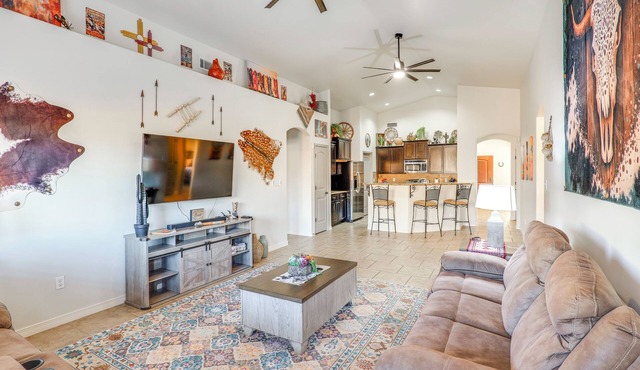 Fire Pit, Pets Welcome: Home 4 Mi to Dtwn Carlsbad