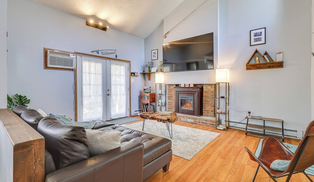 Fire Pit, Pool & Beach Access: Tobyhanna Home!