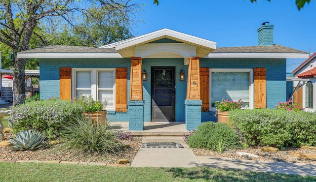 Fire Pit & Small-Town Charm: San Angelo Getaway!