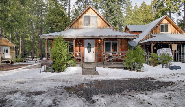 Fire Pit & Trails On-Site: Butte Meadows Retreat!