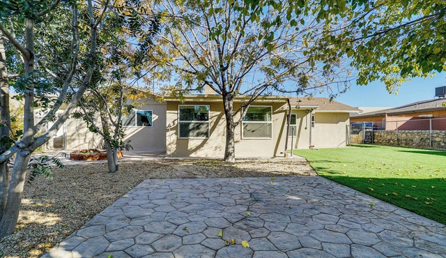 Fire Pit + Yard: El Paso Retreat By Fort Bliss!