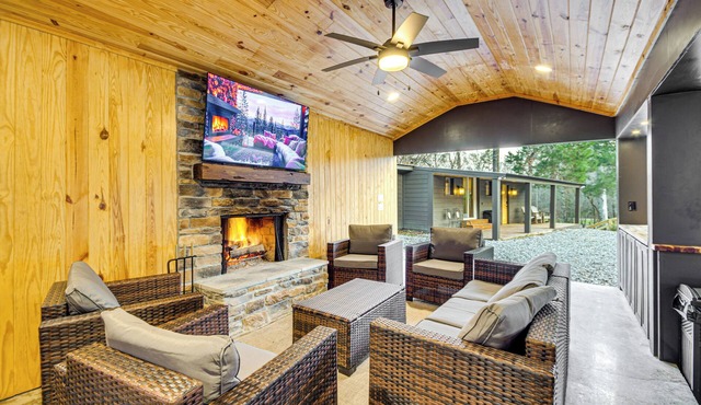 Fire Pits + Gazebo: Lakefront Escape in Terry!
