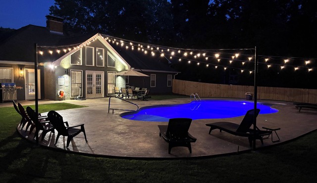 Fire Up The Grill! Family Pool Retreat Pet-Friendly Near Atlanta & Covington