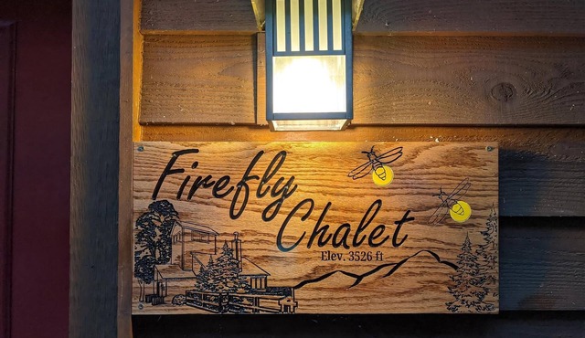 Firefly Chalet - 119 Hikers Challenge RoadnnFirefly Chalet - Hot Tub, Dog Friendly, Wood Burning Fireplace