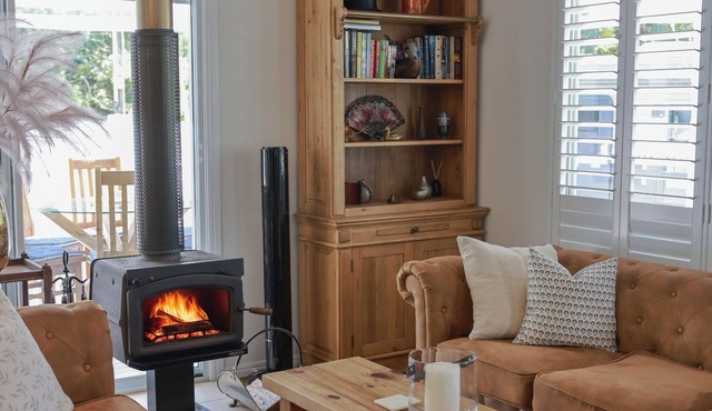 Firefly Cottage | Hideaway with Wood Fireplace