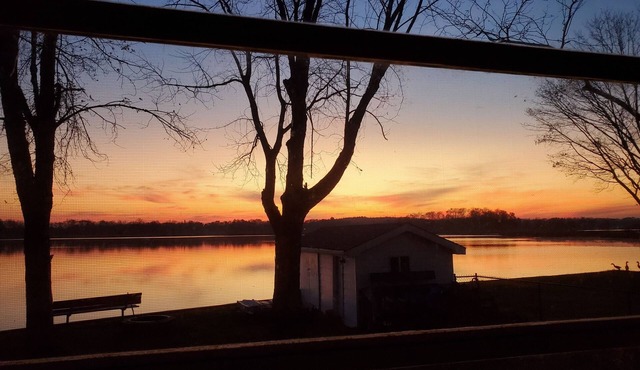 Firefly Cottage at Baw Beese Lake nHillsdale Michigan