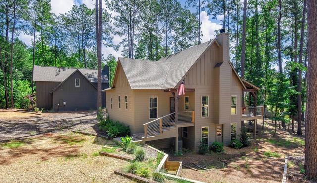 Firefly Cottage, Firefly Cottage | Lake Martin Getaway | Sleeps 8 | Pet Friendly