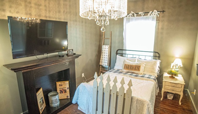 Firefly Farms - Country Guest Cottage