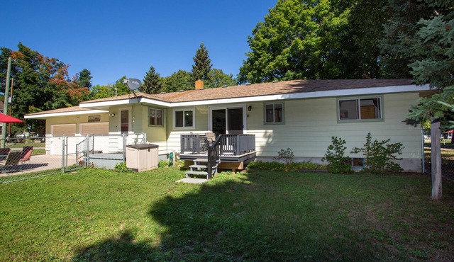 Firefly House - Comforts of home across from beach/campground
