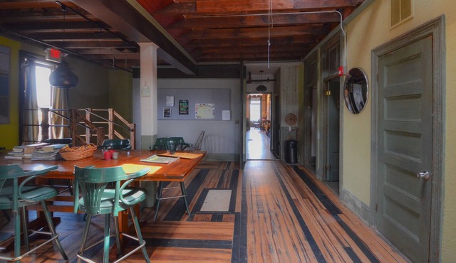 Firehouse | Parking | Perfect for Big Groups!