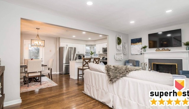 Firepit | Outdoor Deck | Great Location