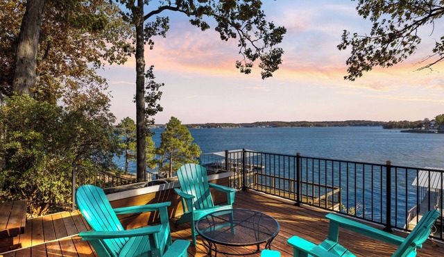 Firepit, Spacious Decks, Breathtaking Views