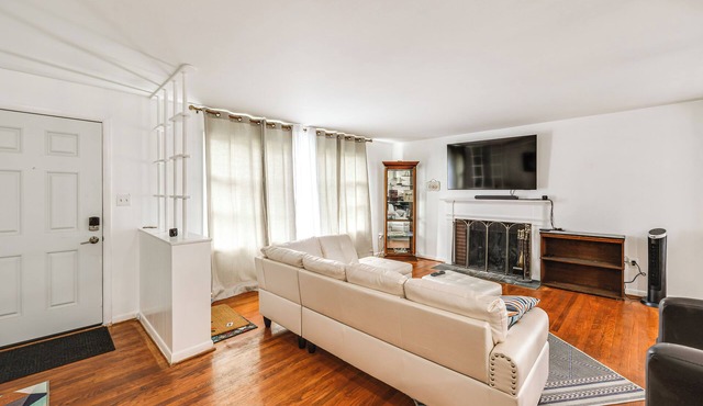 Fireplaces, Fire Pit & Family Fun: Alexandria Home