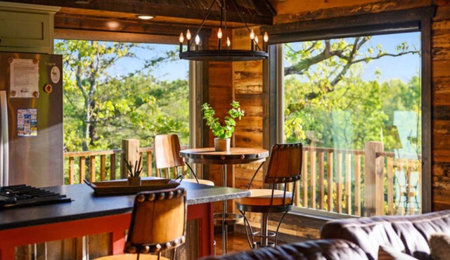 Fireplaces, hot tub, romantic cabin perfect for a honeymoon or a getaway for two