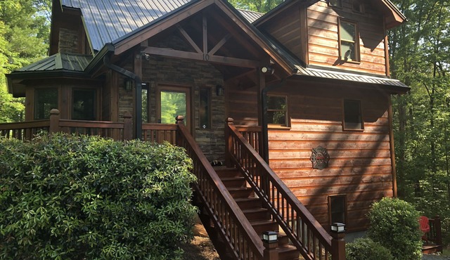 ♥ FIRESIDE CABIN - Rustic charm, yet luxurious & fun
