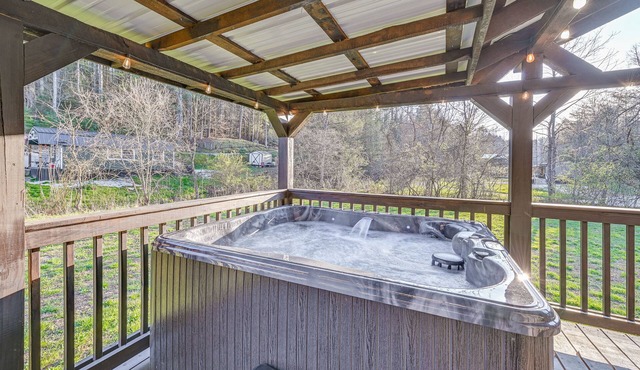 Fireside Evenings: Red River Gorge Gem w/Hot Tub