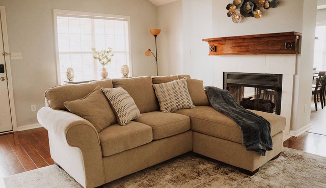 Fireside Haven~Midterm Stays~ Pet/Family Friendly!