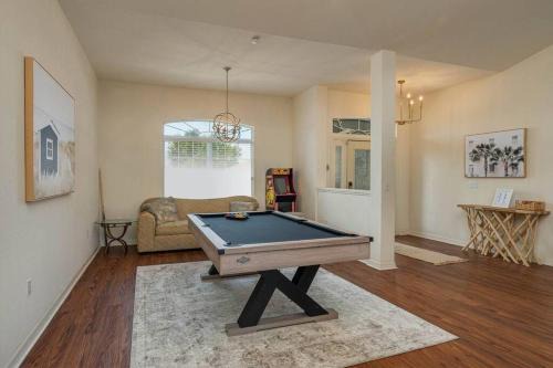 Fireside Hot Tub, King Bed Suite
