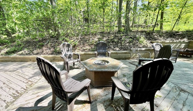 🔥 Fireside Manor | Spacious Home w/Firepit, Games & Mountain Charm 🌲