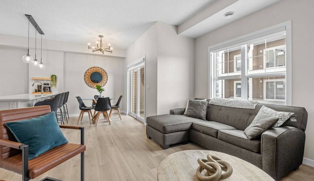 Fireside Vista | King Bed | Cable | Pets | Modern