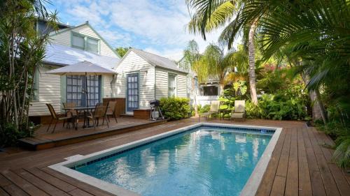 First Breath by AvantStay Close to Old Town w Pool Month Long Stays Only