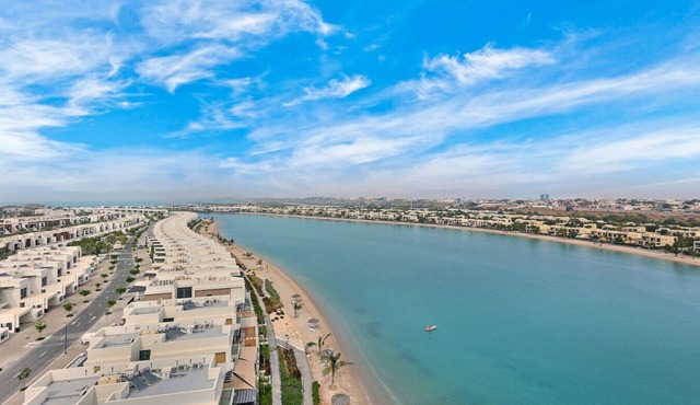 FIRST CLASS |1BR| Sea View Paradise | Scenic Views