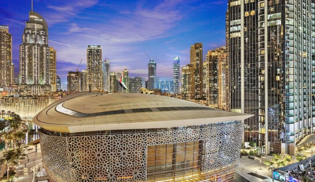 First Class 2BR Apartment: Look at the Tall Fountains and Opera House