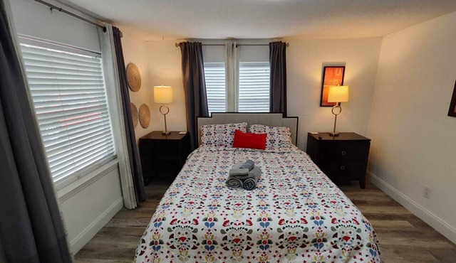 First-Class Crash Pad! studio apartment, close to UCF.