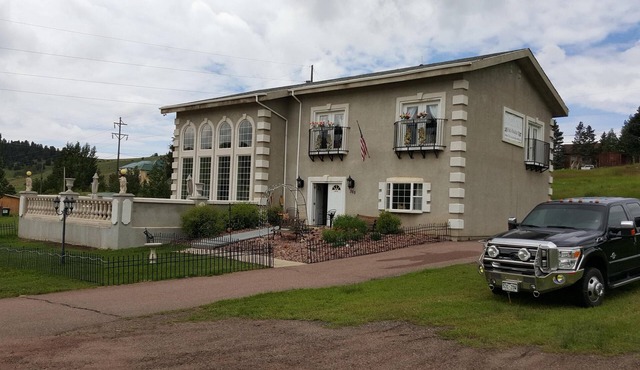 FIRST CLASS: SilverHouse Downtown Cripple Creek