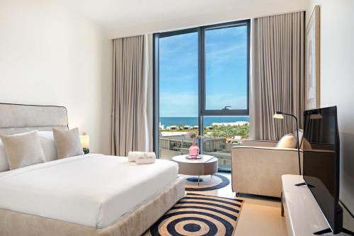 FIRST CLASS Studio Premium Coastal Living