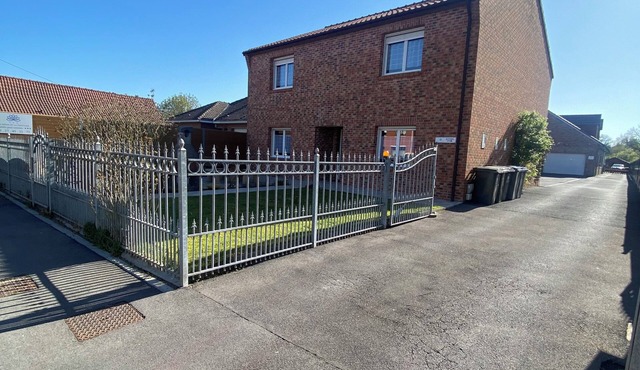 First floor studio 2.5kms from Saint Amand les Eaux town center