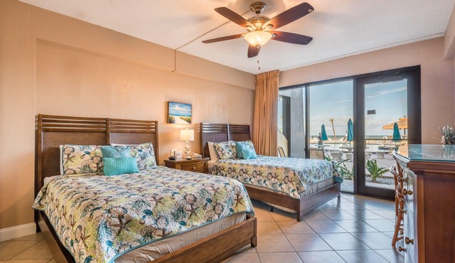 First Floor Amazing Updated Ocean Front Studio! "SPRING MEGA SALE" POOL CLOSED