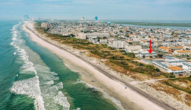 First-Floor Brigantine Condo: Steps to Ocean!