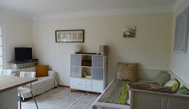 First floor of a villa, south facing and self-catered studio close to the beach