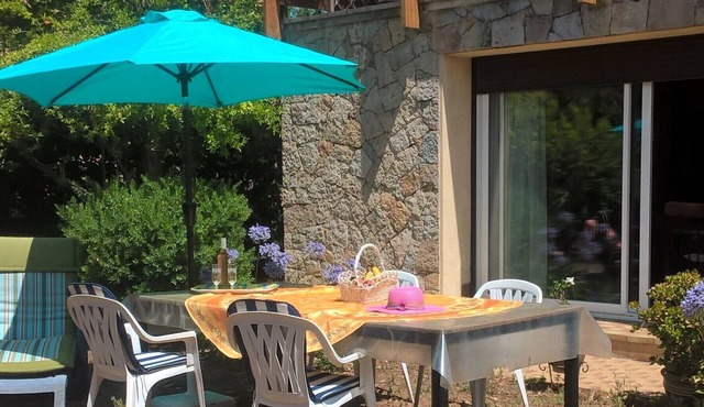 First floor of villa, 2 rooms, 2 to 3 persons