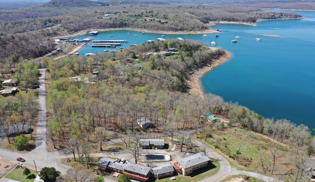 First floor Queen Pool View