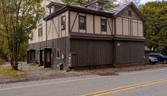 First Floor Getaway in Meadville