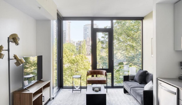 First Hill 1BR w Gym Coworking SEA-438