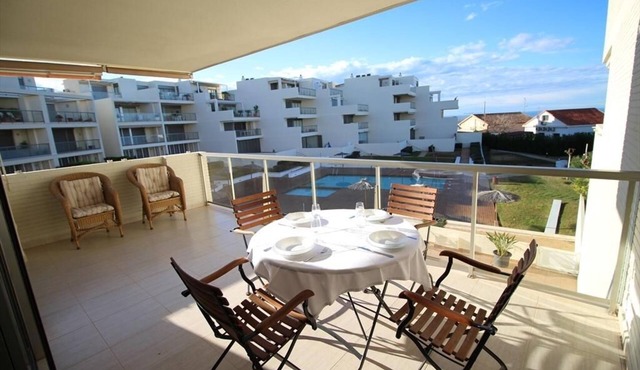 FIRST LINE BEACH APARTMENT WITH SEA VIEWS. WIFI.