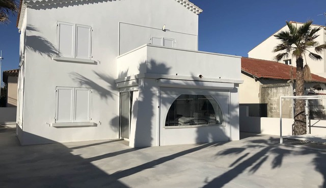 FIRST LINE VILLA