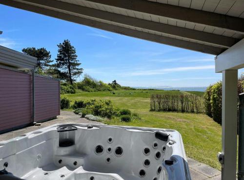 First Row Beach House With Panoramic Views