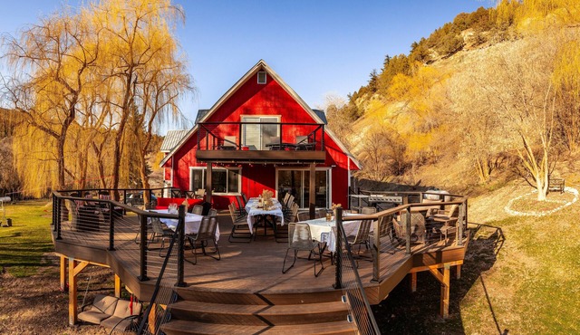 First Week of June 2026 Available. 3 Acres of Family Reunion Bliss. Sleeps 50.