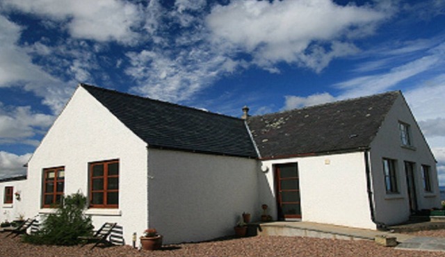 Firth Cottage - stunning views in a peaceful but convenient location