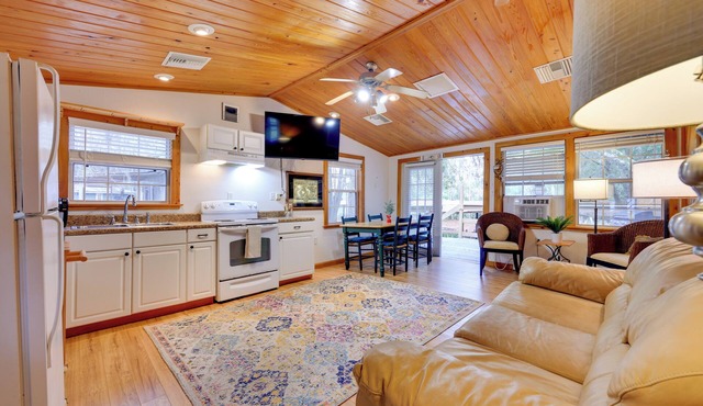 Fish, Boat & Explore: Cross Creek Cabin w/Dock!